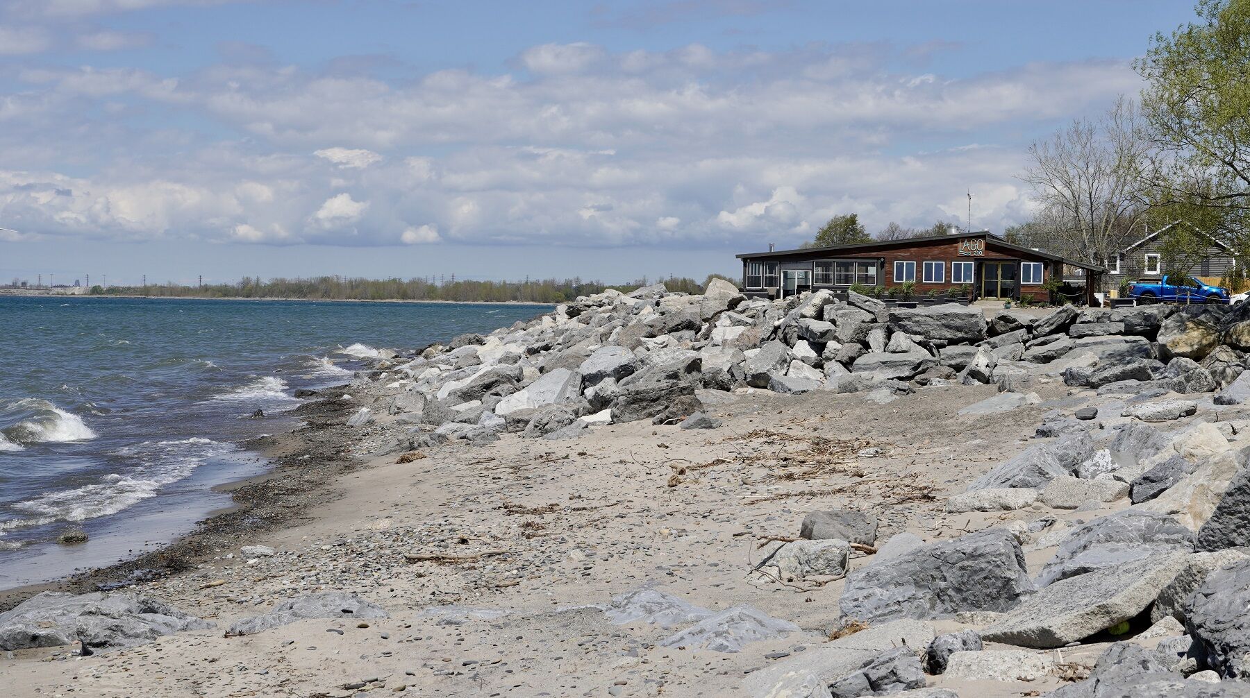 Beach area access Lago 210